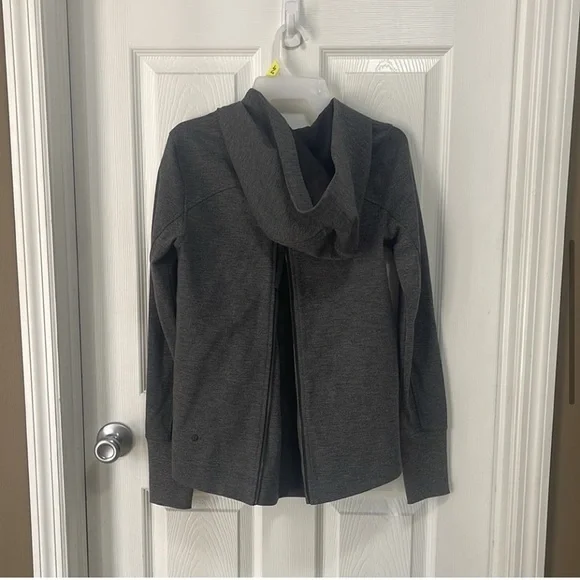 Lululemon City Trek Jacket in Heathered Black Size 4 - Picture 7 of 9